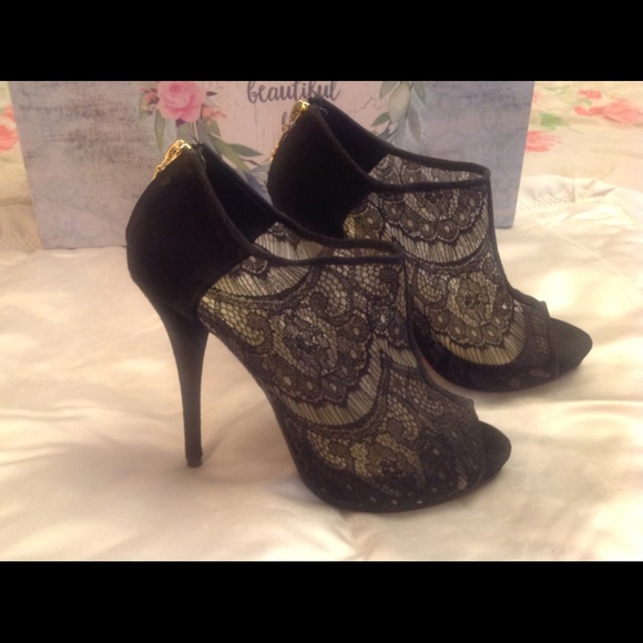 Beautiful Lace & Suede Open Toe Booties - Picture 2 of 4